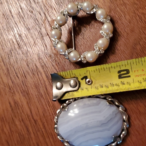 Beautiful Pair of Vintage Brooches - Picture 3 of 3